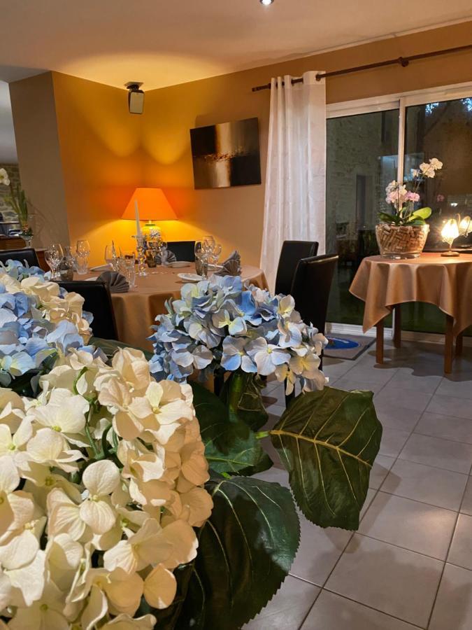 Hotel - Restaurant L'Hortensia Noyalo Exterior foto